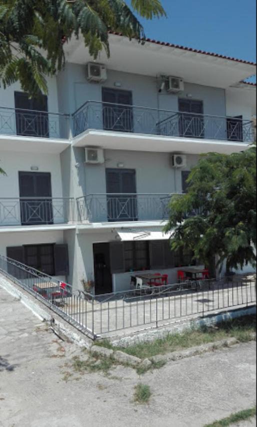 Merida Apartments Mola Kalyva Exterior foto